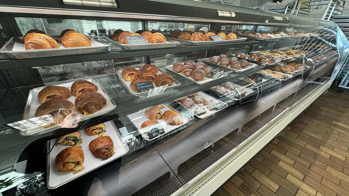The Farsley Cake Co – patisserie in Farsley town centre